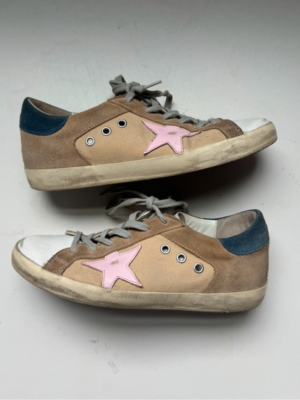 Golden Goose Super Star Sneakers - Picture 2 of 16